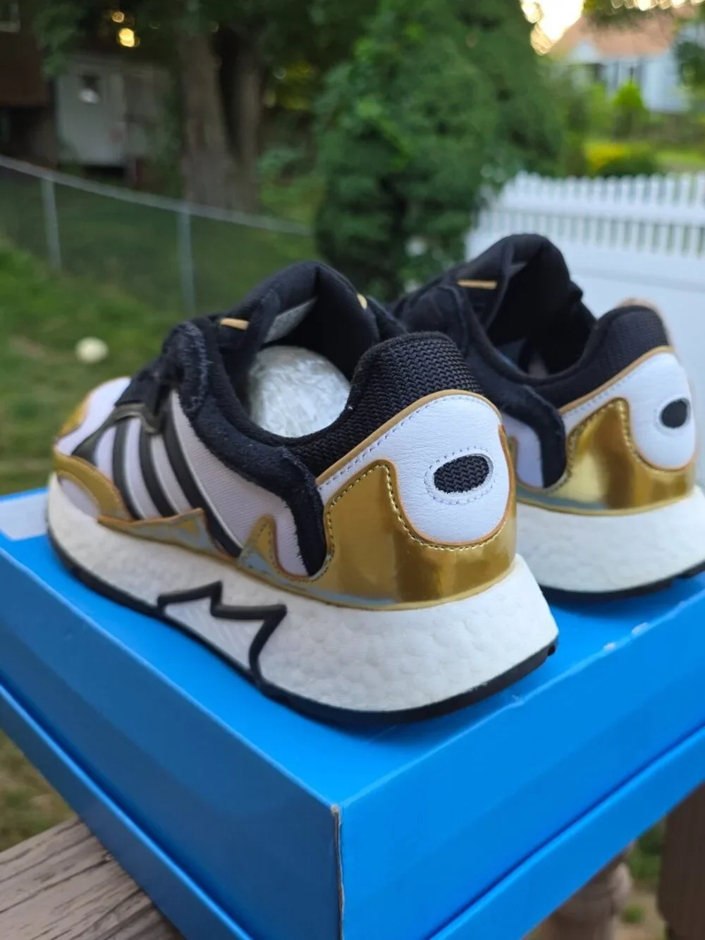 Adidas TRESC Run Boost Black Gold Metallic EG5661 Men's Size 10.5 EU 44 Rare